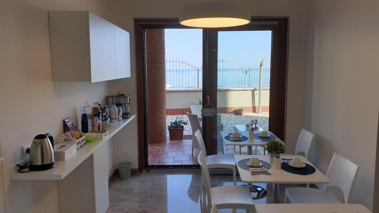 Tramonto Sul Mare Bed & Breakfast Termoli Exterior foto